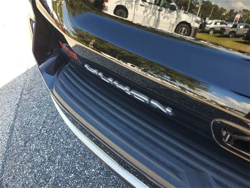 Used 2021 GMC Yukon Denali w/ LPO, Illumination Package image 7