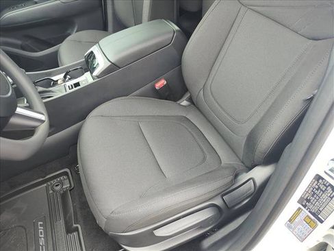 Certified 2025 Hyundai Tucson SE image 4