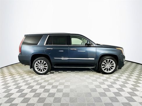 Used 2019 Cadillac Escalade Luxury image 8