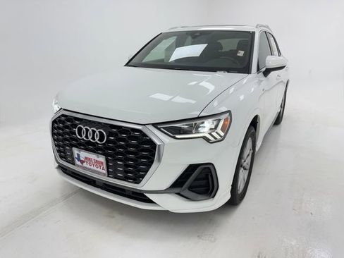 Used 2023 Audi Q3 2.0T Premium AWD/4WD image 4