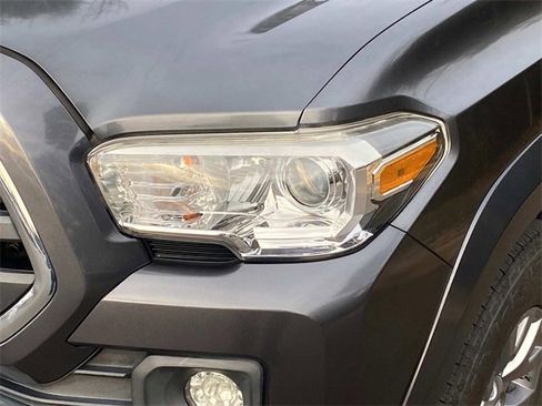 Used 2019 Toyota Tacoma SR5 image 5