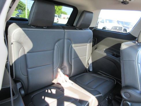 Certified 2019 GMC Acadia Denali AWD/4WD image 25