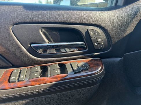 Used 2011 GMC Sierra 2500 Denali w/ Suspension Package, Off-Road image 14