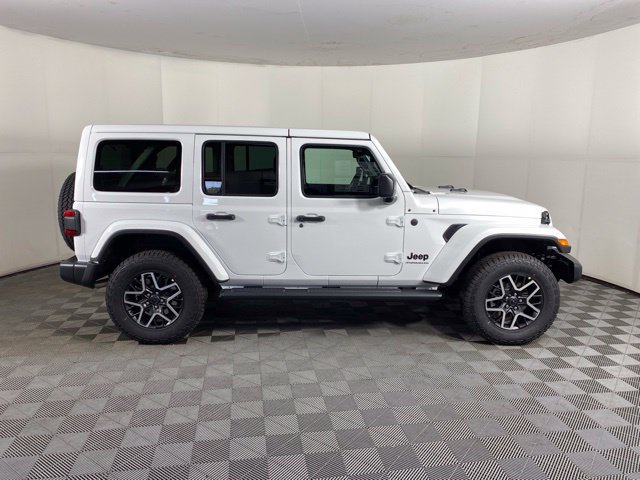 New 2027 Jeep Wrangler Unlimited Sahara AWD/4WD image 6