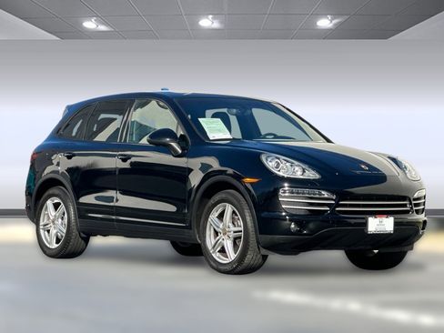 Used 2014 Porsche Cayenne Platinum Edition image 6
