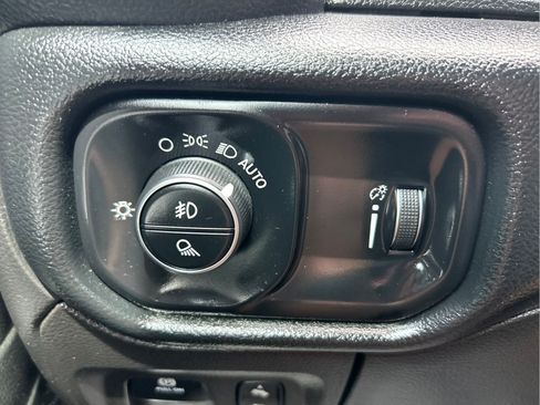 Used 2021 RAM 1500 Big Horn RWD image 25