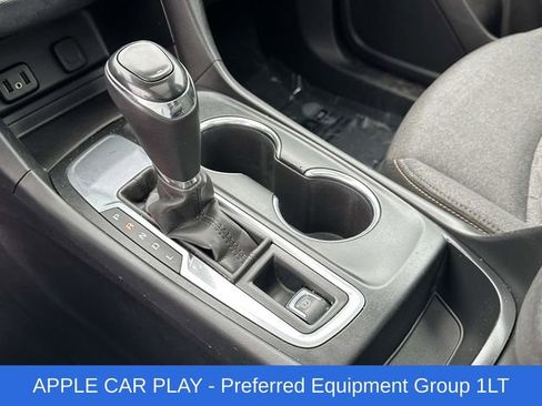 Used 2018 Chevrolet Equinox LT w/ Sun & Infotainment Package image 8