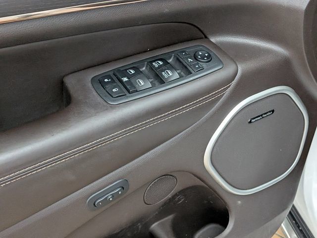 Used 2019 Jeep Grand Cherokee Summit AWD/4WD image 15