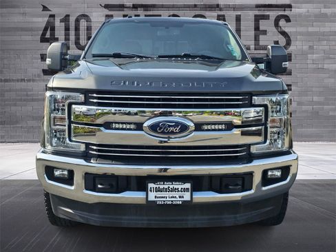 Used 2017 Ford F250 Lariat w/ Lariat Value Package AWD/4WD image 5