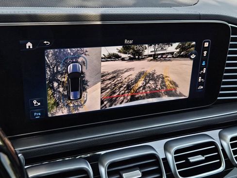 Used 2024 Mercedes-Benz GLS 450 4MATIC image 25