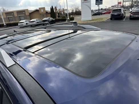 Used 2022 Nissan Pathfinder Platinum w/ Cargo Package image 19