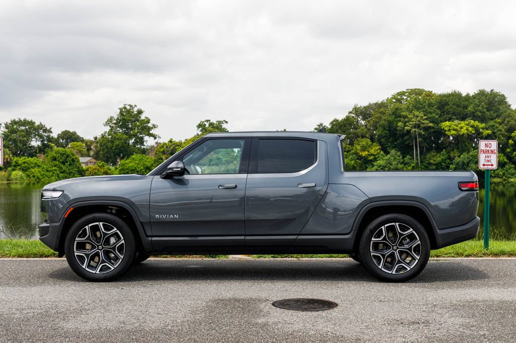 Used 2025 Rivian R1T Adventure Dual AWD/4WD image 6