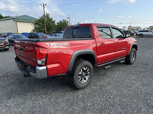 Used 2017 Toyota Tacoma TRD Off-Road w/ Tow Package (A/T) AWD/4WD image 8