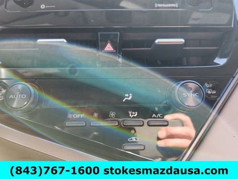 Used 2024 Toyota Camry SE image 31