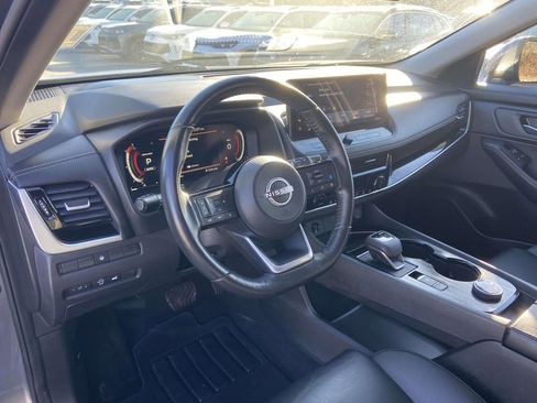 Used 2024 Nissan Rogue SL AWD/4WD image 15