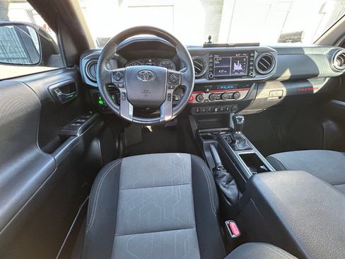 Used 2021 Toyota Tacoma TRD Off-Road w/ Technology Package AWD/4WD image 15