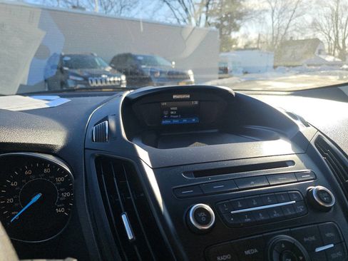 Used 2017 Ford Escape SE w/ SE Cold Weather Package image 17