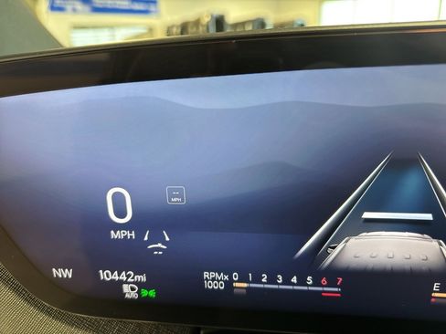 Used 2025 Buick Enclave Preferred image 11