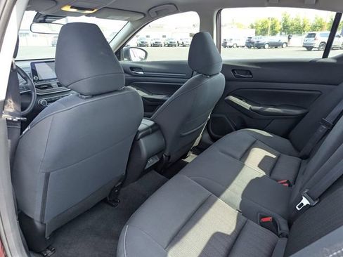 Used 2024 Nissan Altima 2.5 SV FWD image 30