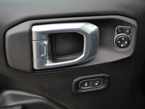Used 2021 Jeep Gladiator Sport AWD/4WD image 33