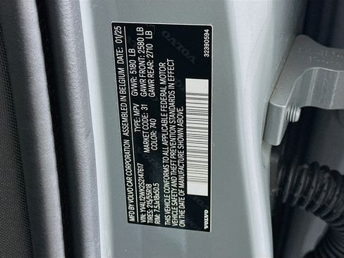 Used 2025 Volvo V60 B5 Cross Country Plus image 12