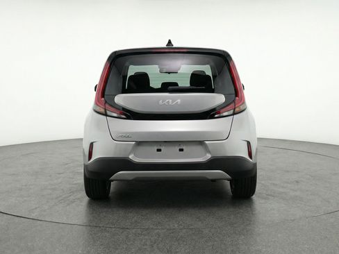 Used 2025 Kia Soul LX w/ LX Technology Package FWD image 7