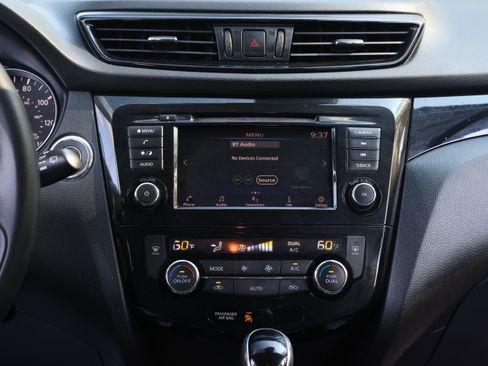 Used 2019 Nissan Rogue Sport SV AWD/4WD image 8
