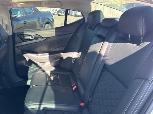 Used 2017 Nissan Maxima Platinum image 29
