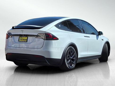 Used 2022 Tesla Model X Base image 5
