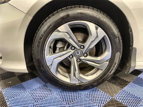 Certified 2019 Honda Accord EX image 10