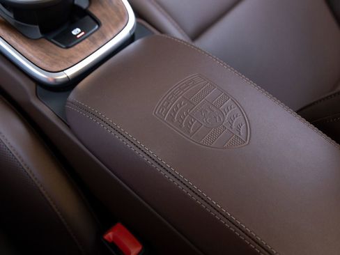 Certified 2026 Porsche 911 Carrera RWD image 32