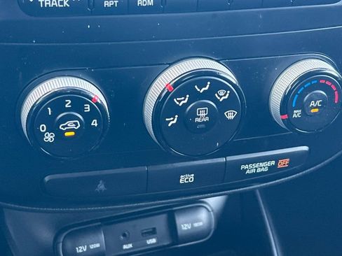 Used 2015 Kia Soul + FWD image 16