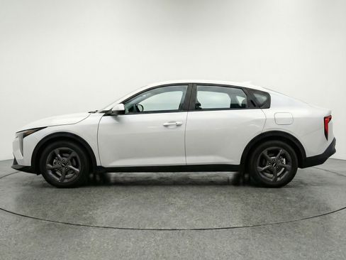 Used 2025 Kia K4 FWD image 5