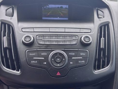 Used 2018 Ford Focus SE FWD image 5