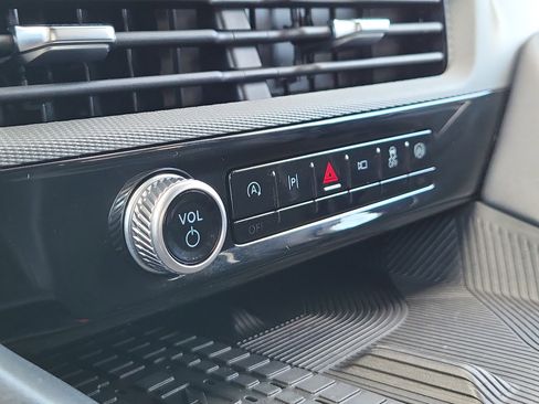 Used 2025 Ford Explorer ST image 24