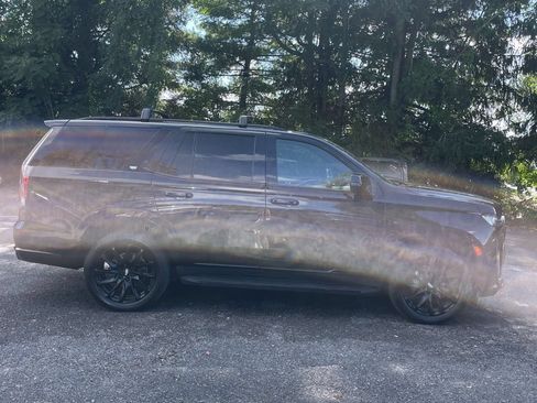 Used 2022 Cadillac Escalade Sport w/ LPO, ONYX Package AWD/4WD image 3