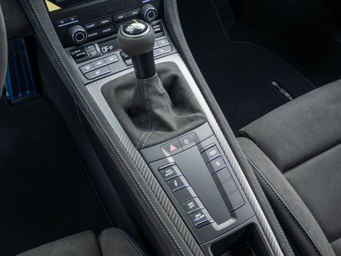 Used 2025 Porsche 718 Cayman GT4 RS image 29