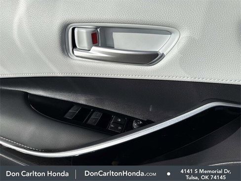 Used 2025 Toyota Corolla XSE image 9