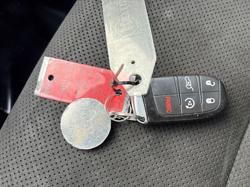 Used 2019 Dodge Durango GT image 37