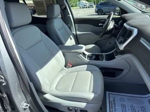 Used 2023 GMC Acadia SLT w/ Technology Package FWD image 8