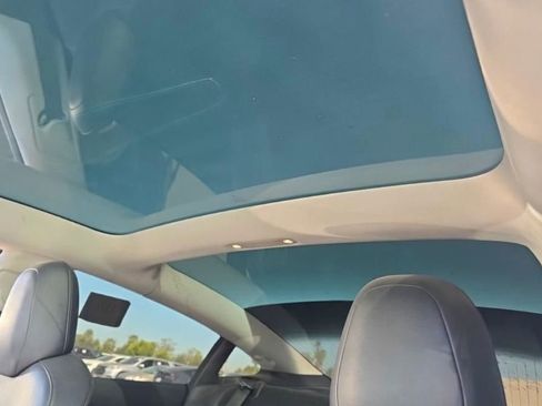 Used 2018 Tesla Model 3 Long Range image 4