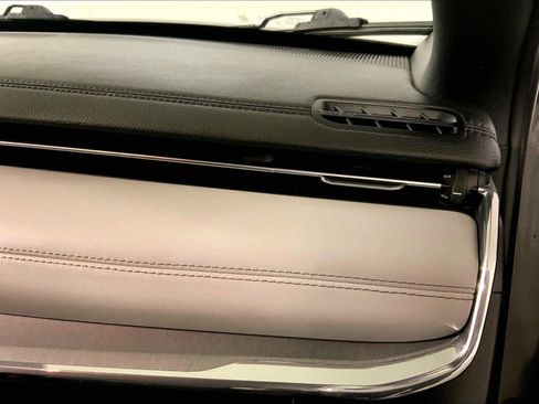 Used 2024 Jeep Compass Limited image 16