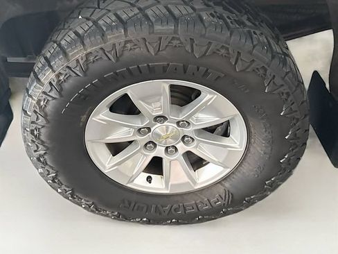 Used 2020 Chevrolet Silverado 1500 LT w/ All-Star Edition AWD/4WD image 30