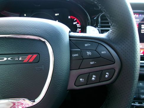 Used 2025 Dodge Durango R/T AWD/4WD image 11