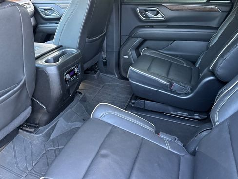Used 2022 Chevrolet Suburban Premier image 12
