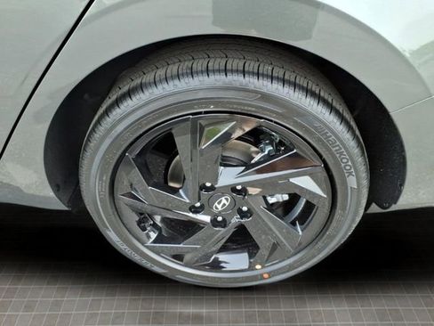 New 2026 Hyundai Elantra SEL Sport Premium FWD image 10