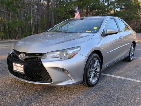 Used 2017 Toyota Camry SE image 8