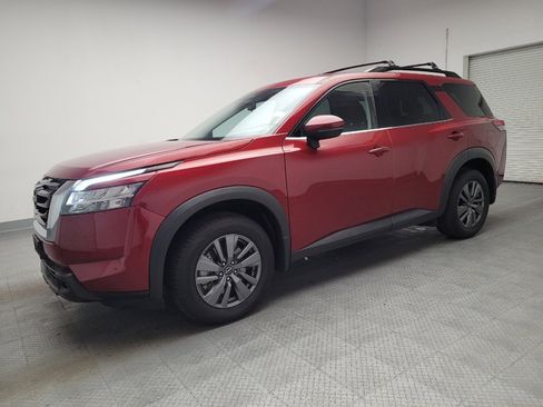 Used 2022 Nissan Pathfinder SV FWD image 2