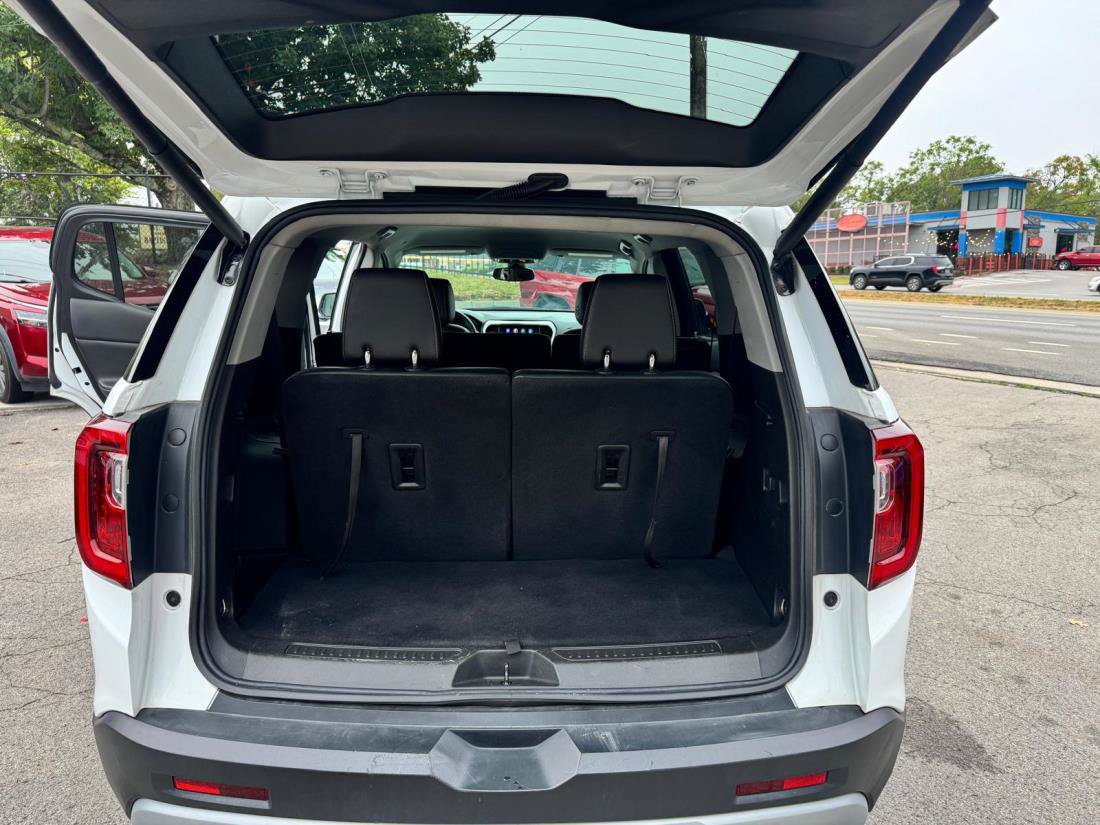 Used 2023 GMC Acadia SLT FWD image 15