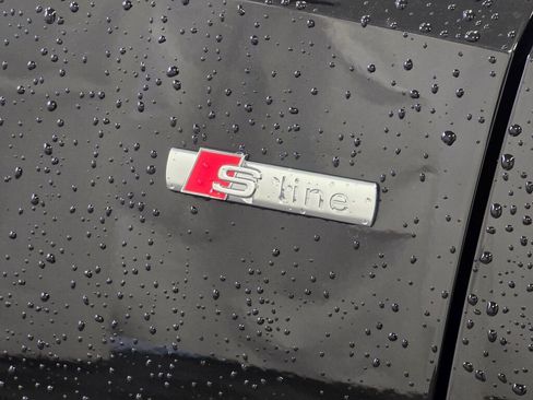 Used 2025 Audi Q3 2.0T Premium w/ Convenience Package image 33